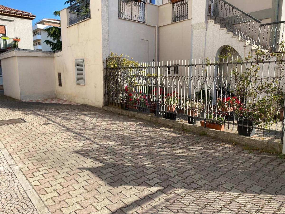 Westhouse Apartment Pescara Bagian luar foto