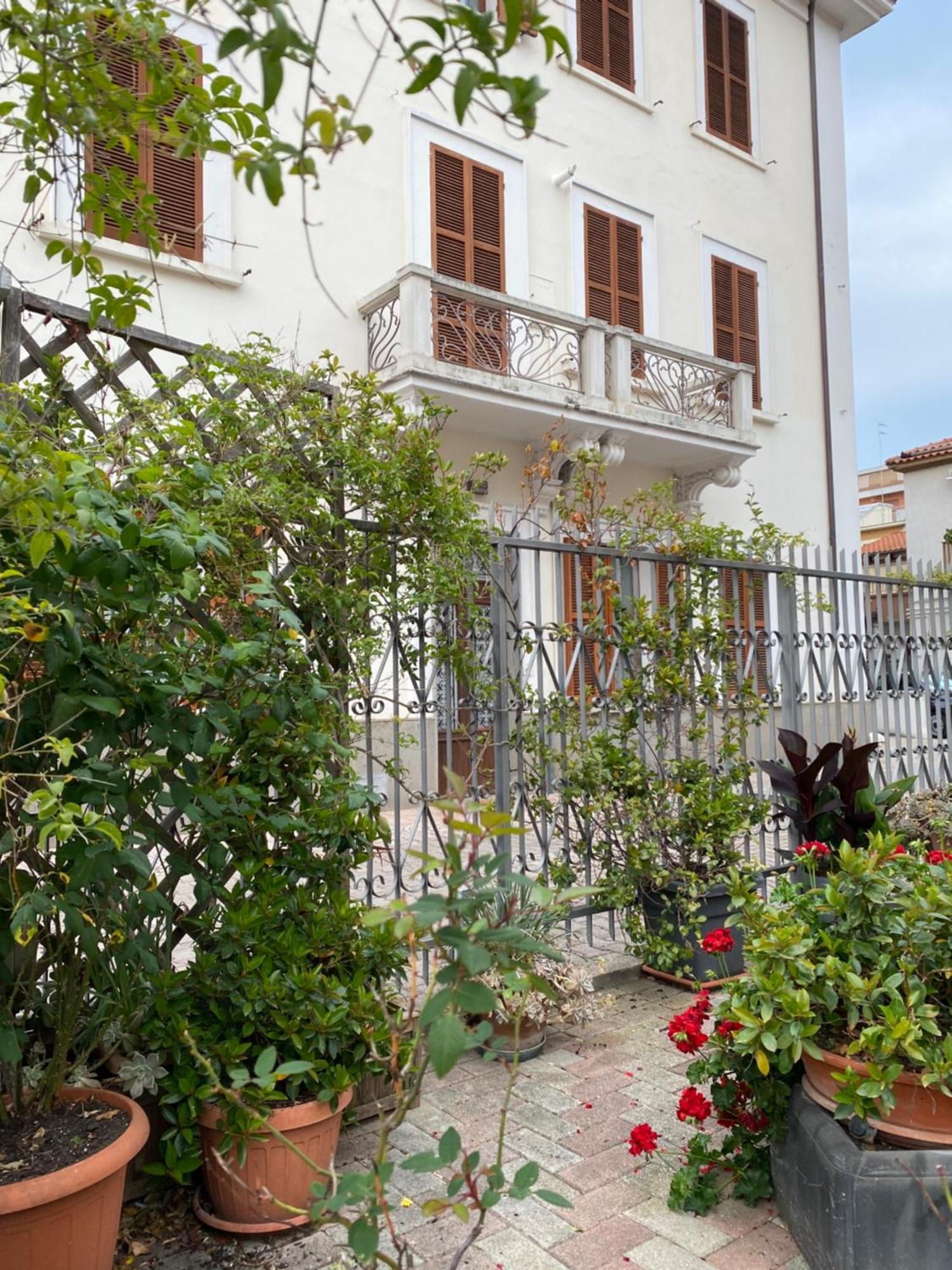 Westhouse Apartment Pescara Bagian luar foto